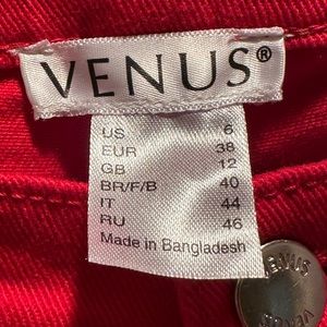 Venus size 6 red jeans